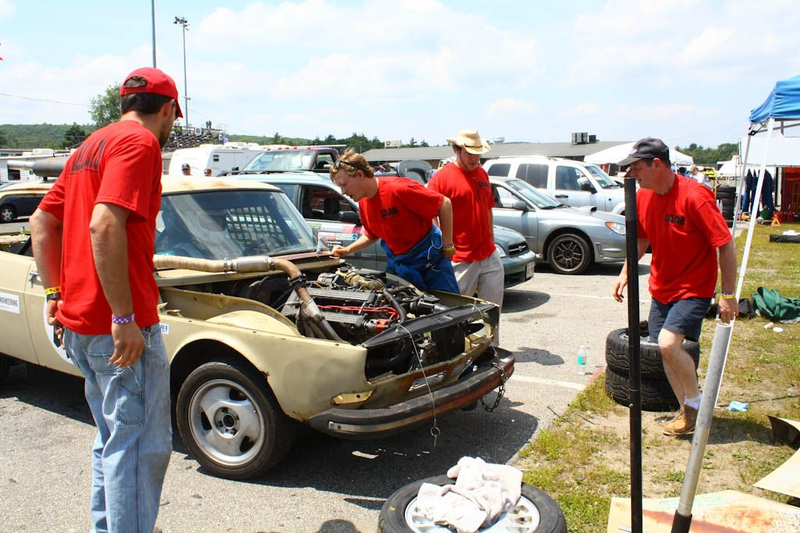 Illustration for article titled The 24 Hours Of LeMons New England 2009 Über Gallery, Part 2